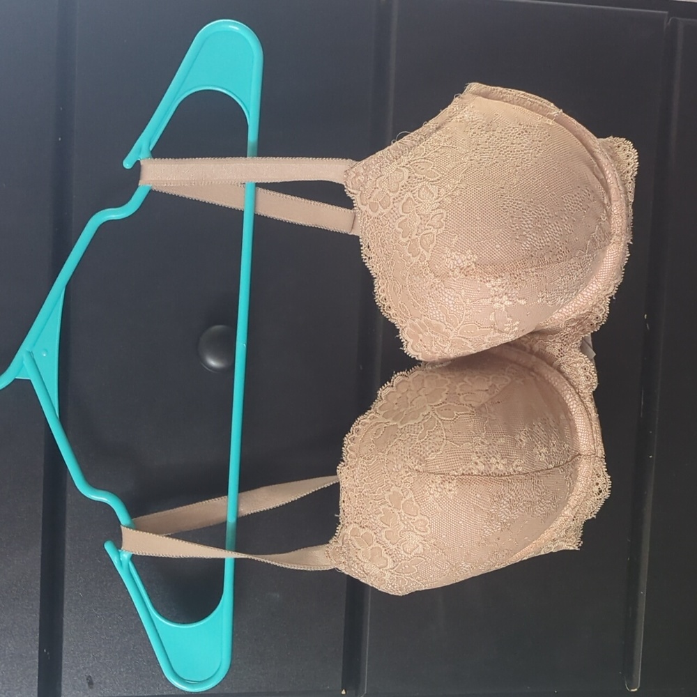 Victoria's Secret Creme Lace Bra